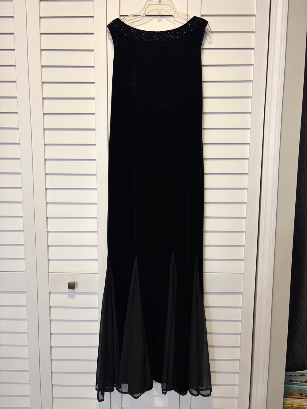 Jessica Howard Black Beaded Neckline Maxi Skirt